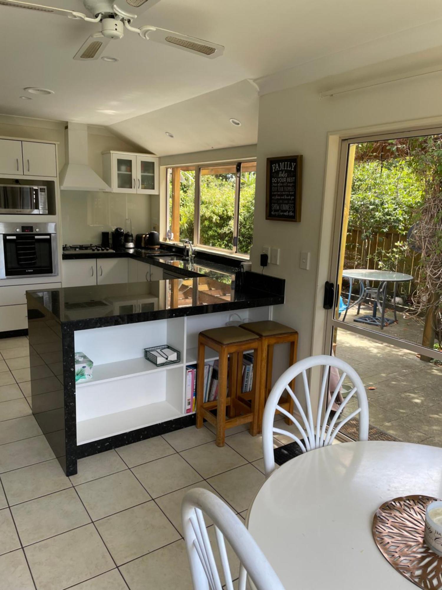 Spacious Home Paraparaumu Exterior photo